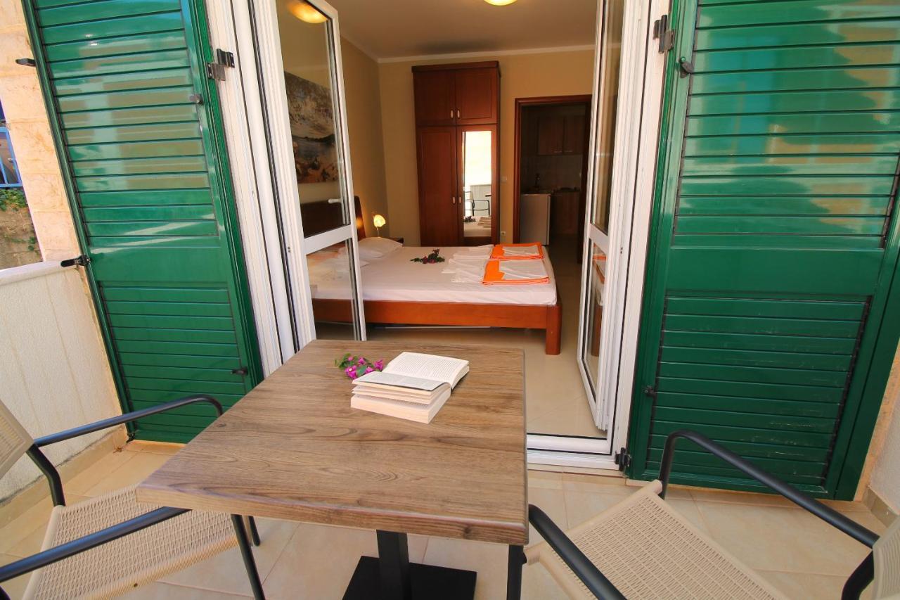 Guest House Villa Pastrovka 스베티스테판 외부 사진