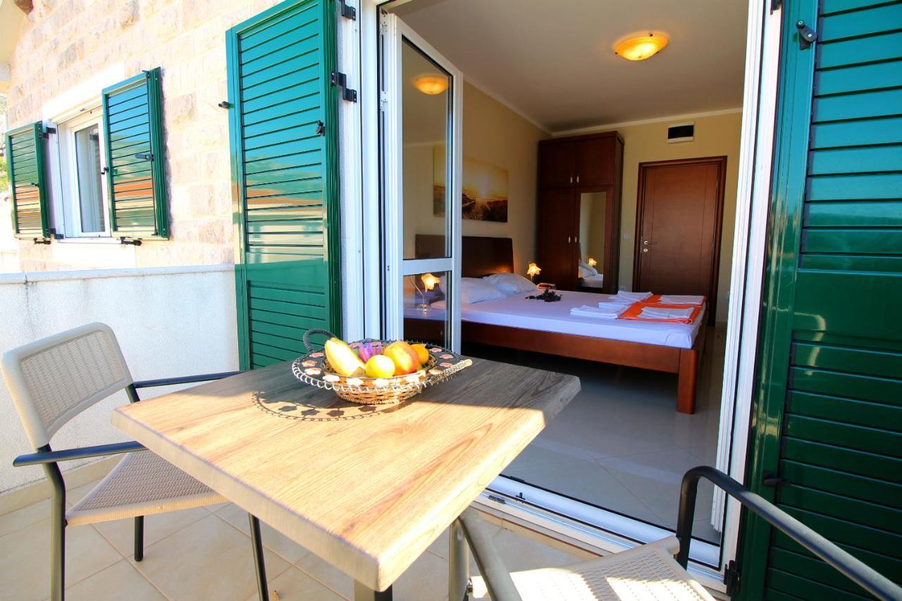 Guest House Villa Pastrovka 스베티스테판 외부 사진