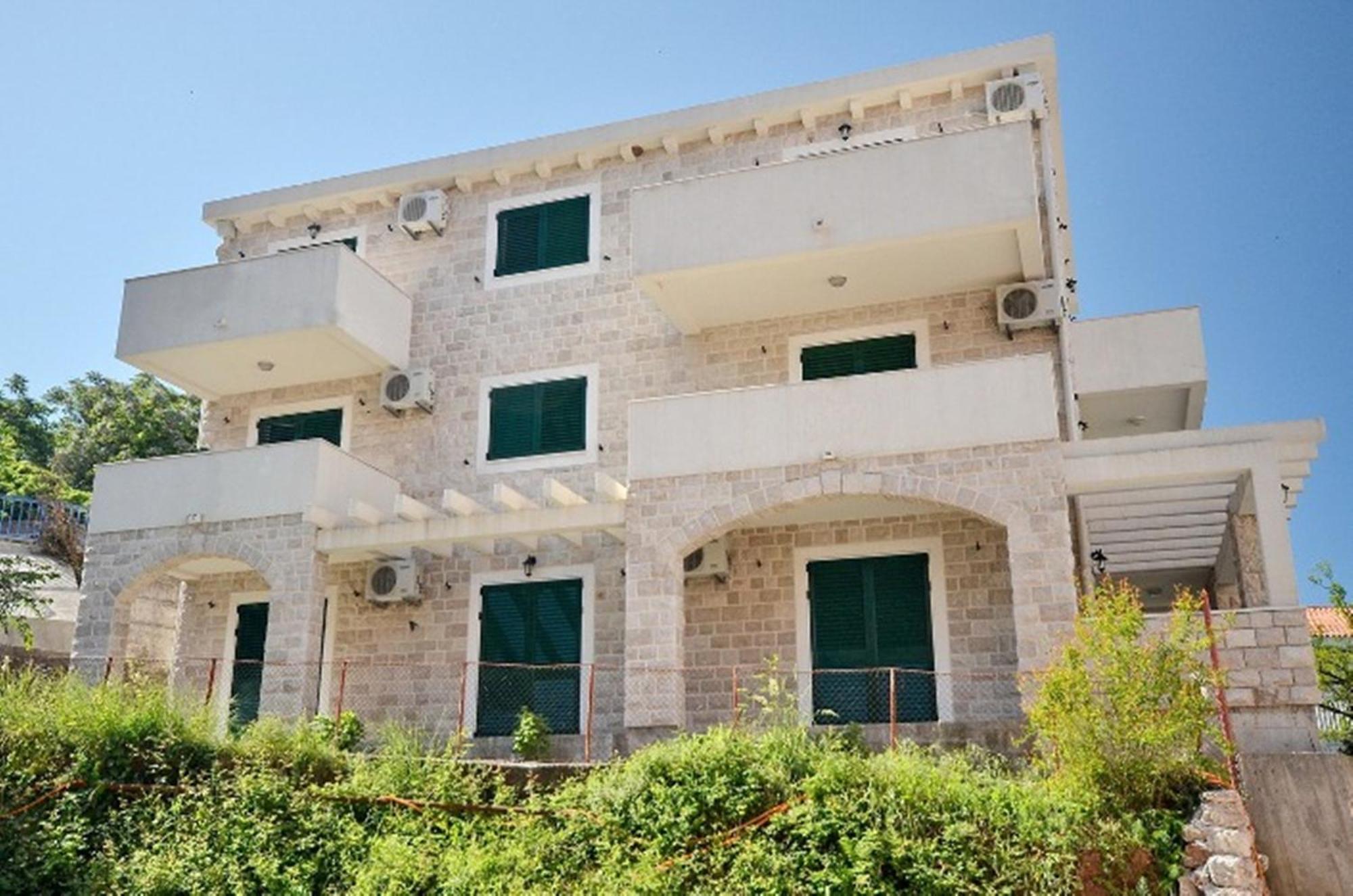 Guest House Villa Pastrovka 스베티스테판 외부 사진